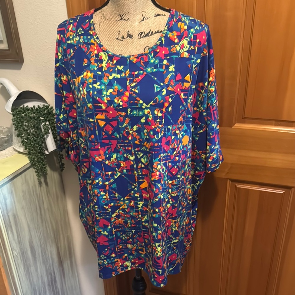 LuLaRoe Irma Colorful Abstract Women's T